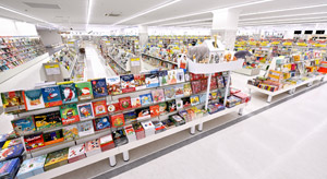 約2,000坪のワンフロアに圧巻の品ぞろえ